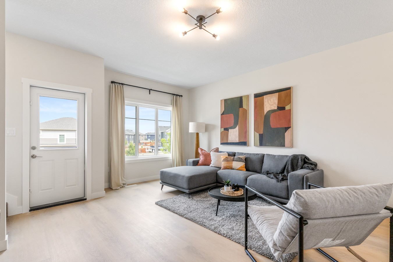 Three Bedroom Townhome (Corner Unit)